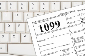 form 1099 over keyboard | accounting closing checklist