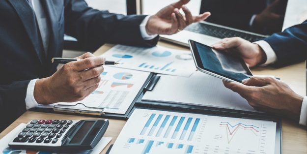 What Are The Financial Responsibilities Of HOA Board