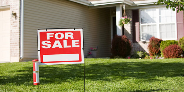 selling a house in an HOA